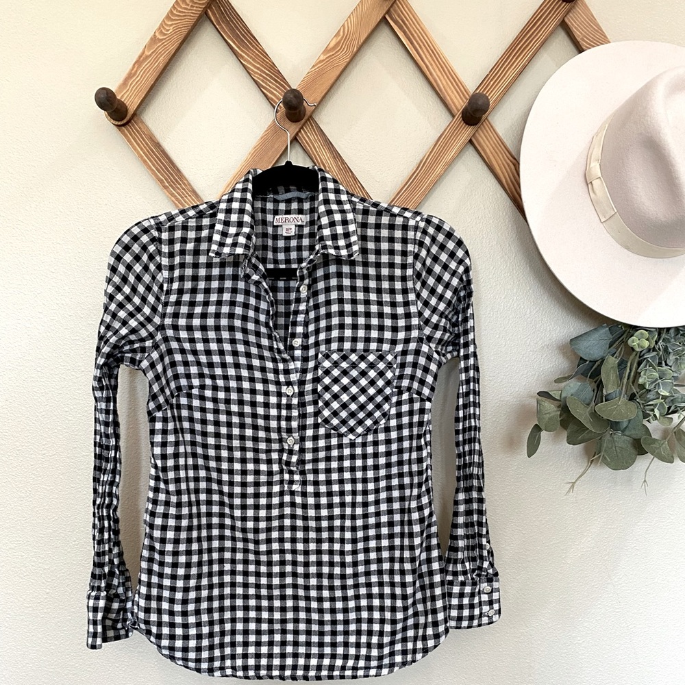 Women’s long sleeve plaid shirt